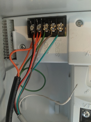 InsidetheController_WhiteWire_hanging_TwosetsofWire